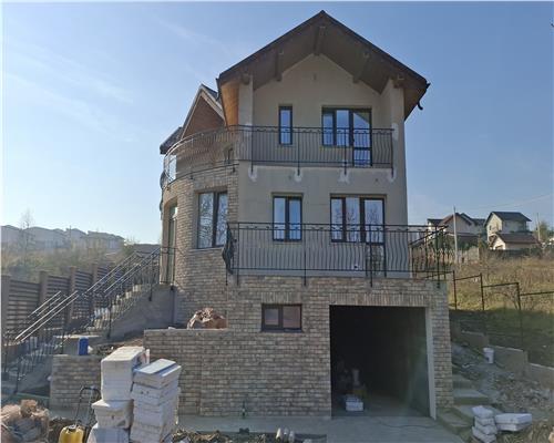 Casa Vila 5 camere,Rediu,S.u.185 mp,Demisol,Garaj,600 mp Teren